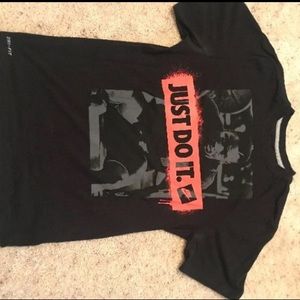 Small dri-fit Nike shirt
